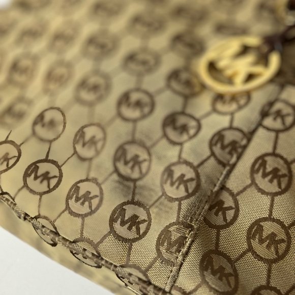 MICHAEL MICHAEL KORS Logo Leather-Trimmed Tote - Picture 9 of 16